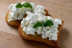 Кисломолочний сир